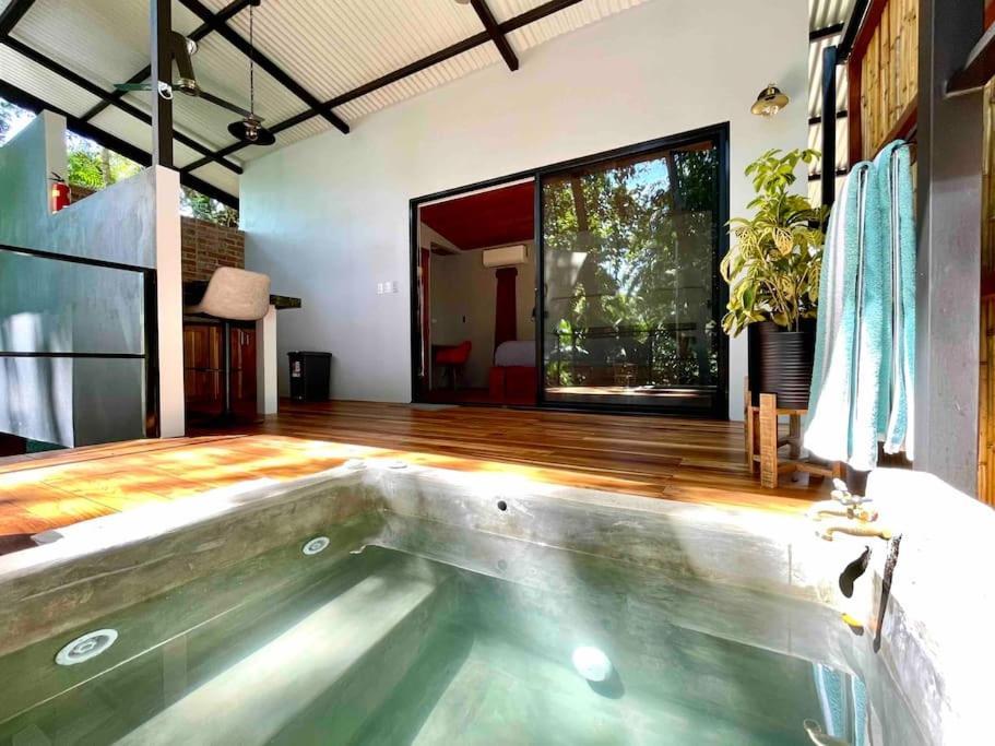 Industrial Studio With Private Jacuzzi Uvita Kültér fotó